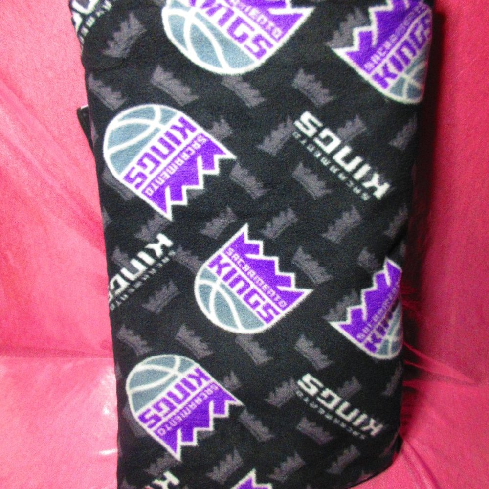 Sacramento Kings 88" x 58" Fleece Blanket